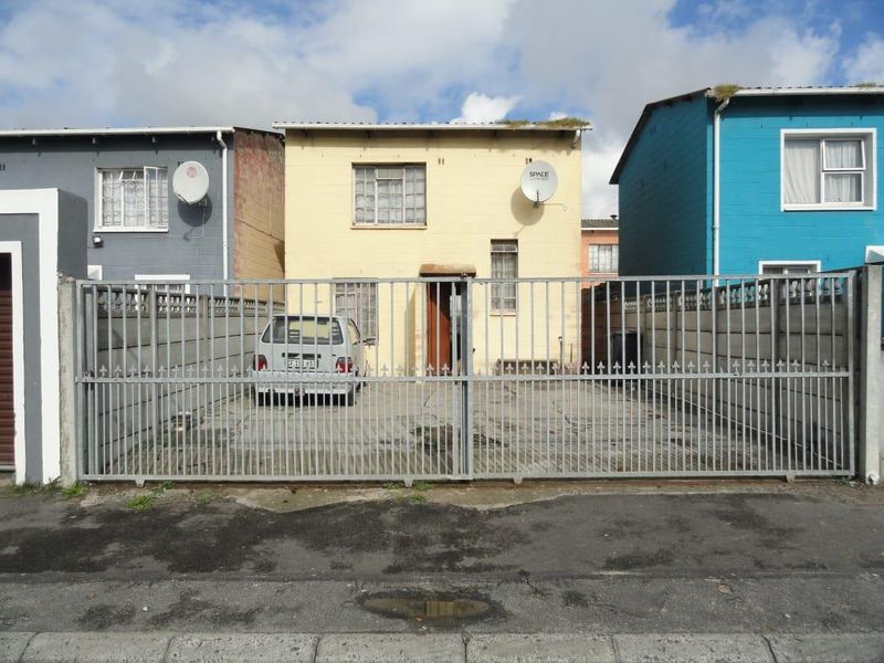 Spacious 2 bedroom maisonette located in Salberau, Elsies River - Photo 2