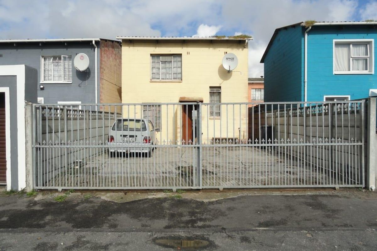 Spacious 2 bedroom maisonette located in Salberau, Elsies River - Photo 2