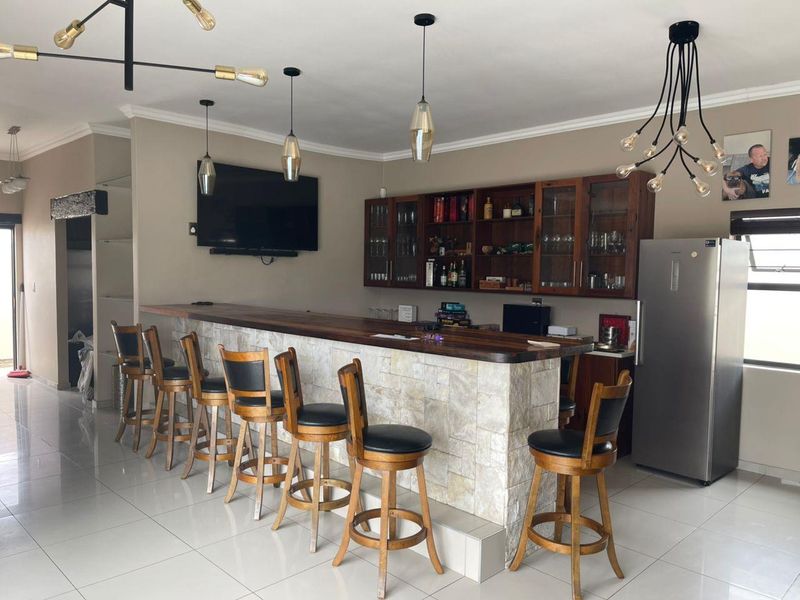 BREATH AWAY 3 BEDROOM HOME FOR SALE - MEERSIG, WALVISBAY - Photo 2