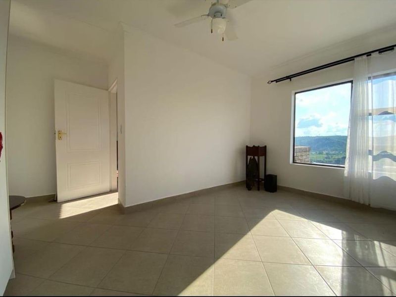 Modern Top-Floor Apartment with Stunning Sunset Views. - Photo 7