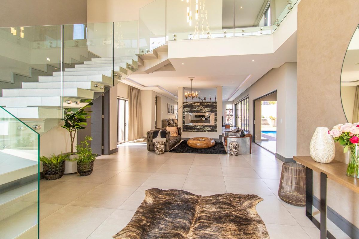 Stunning Home For Sale In Waterfall Country Estate - Photo 3