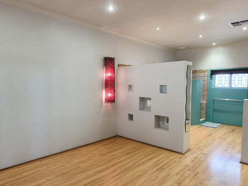 Exclusive Sole Mandate!  This Elegant & Modern Family Home with Luxury Finishes for Sale in Okahandja! - Photo 9