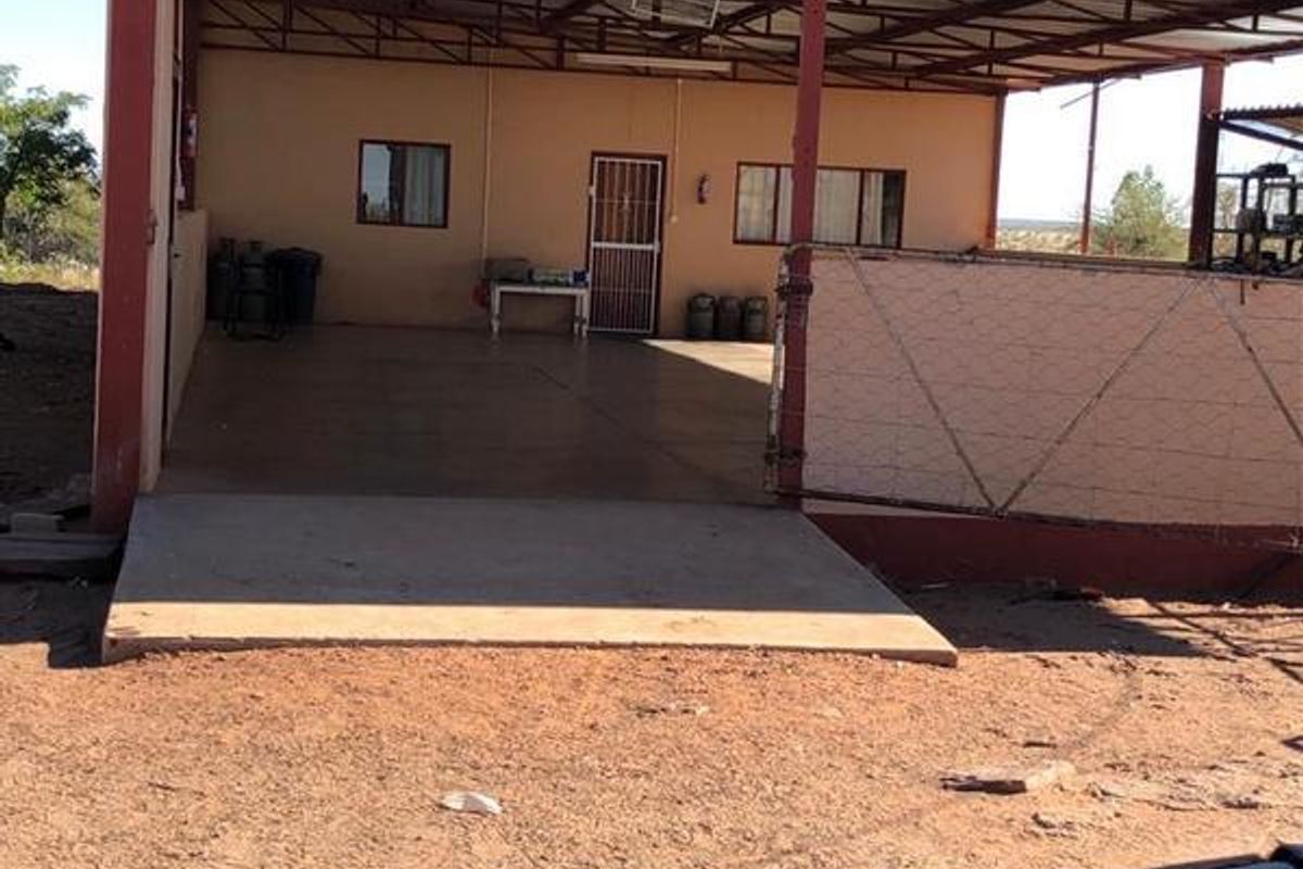 Expansive 7,750 Hectare Property with Exceptional Features - Photo 5