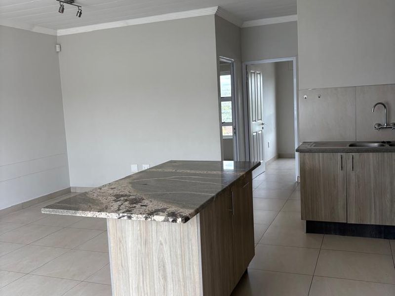 Modern two bedroom unit with one full batroom & braai - Photo 4
