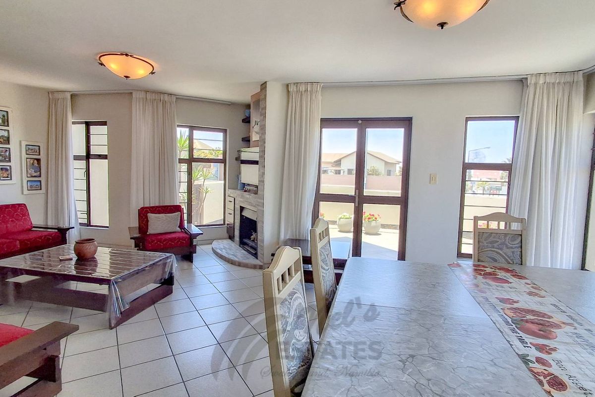 Townhouse For Sale in Central Swakopmund - Photo 4