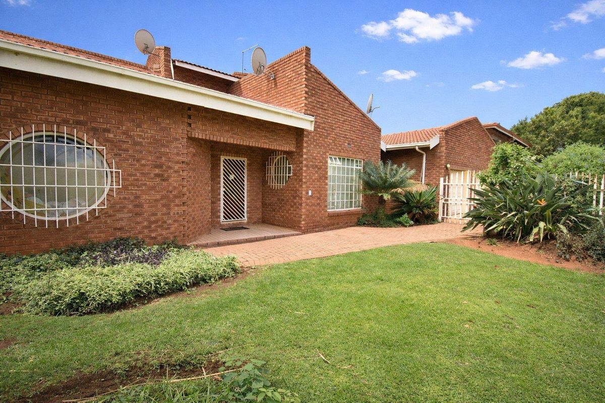 Low Maintenance Home in a Great Location - Photo 2