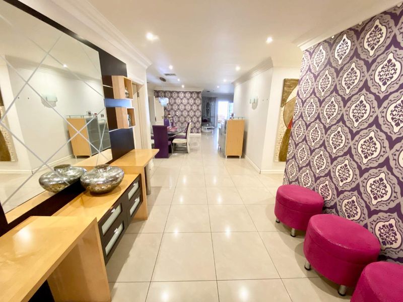 Fully furnished apartment with lovely sea views - 24hr security, pool and gym - Photo 10