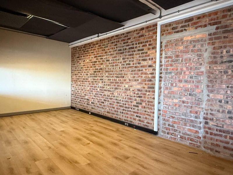 212m2 4th floor office to let in Loop Street - Photo 7