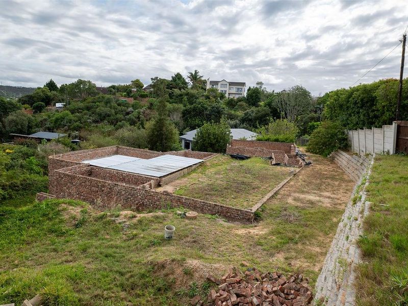 This property is situated in a cul de sac with beautiful Outeniqua mountain views - Photo 7