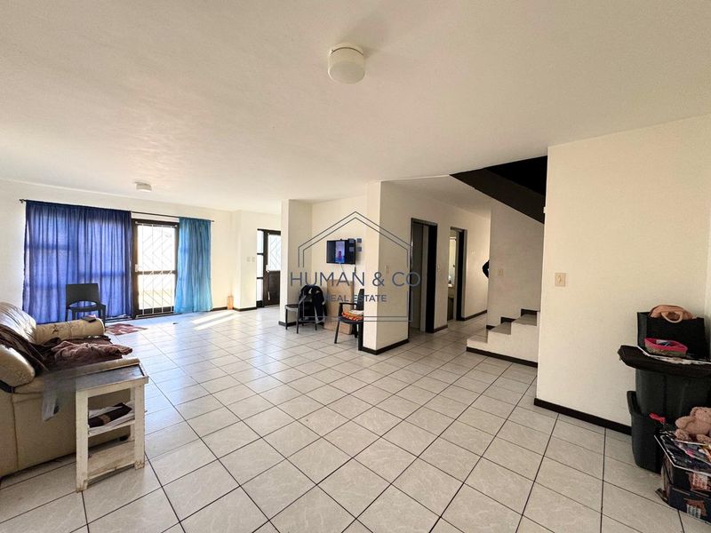 Spacious 3-bedroom townhouses near Lagoon and town center (6 *Townhouses) - Photo 5