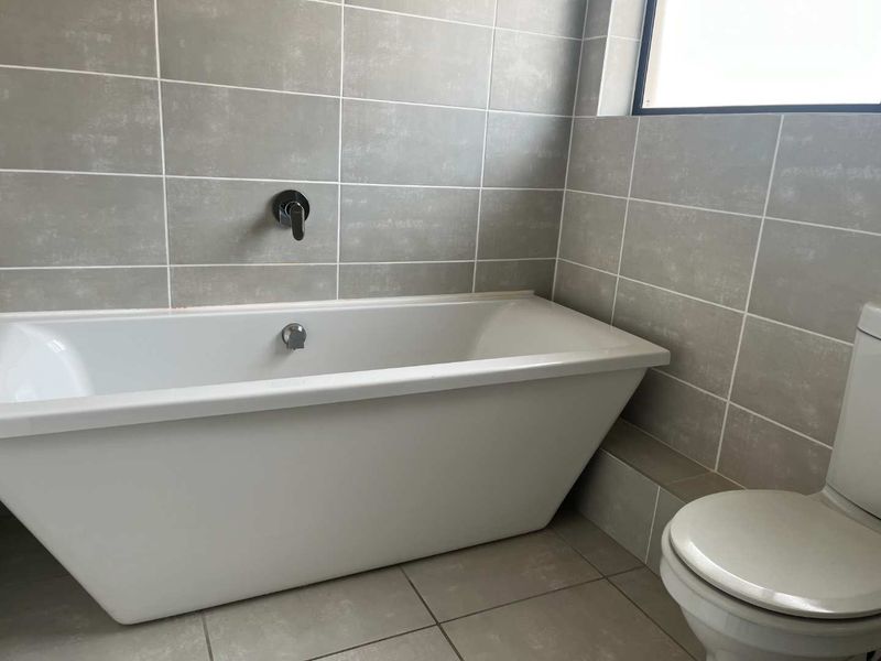 Modern Middle-Floor Gem in Ballito Hills – Lifestyle, Luxury & Investment in One - Photo 10