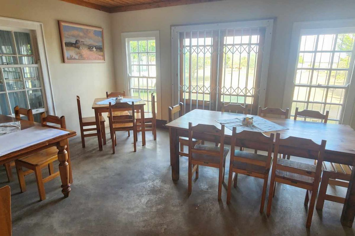 WELL LOCATED INCOME GENERATING PROPERTY - Photo 5