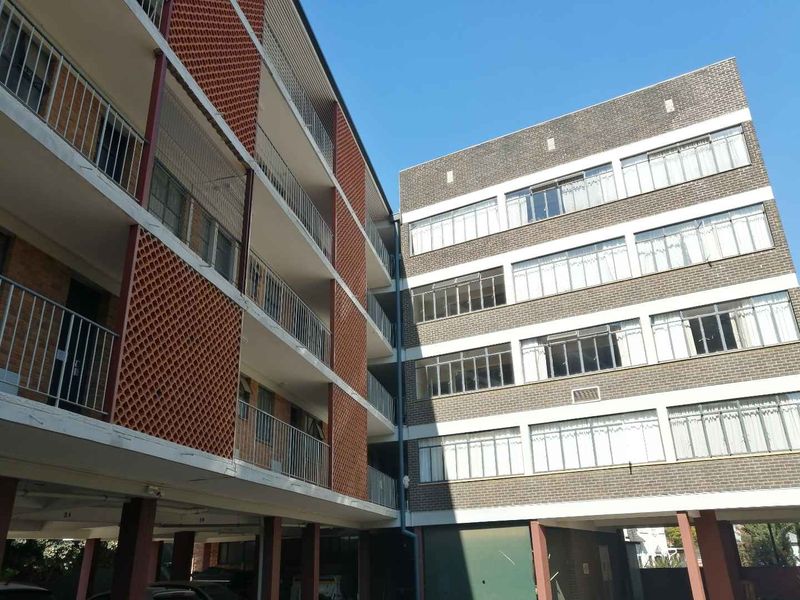 BACHELOR FLAT TO RENT - Photo 3