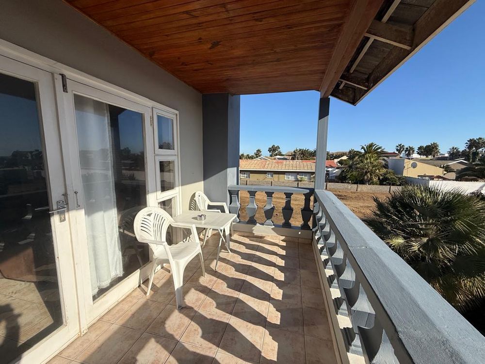 Third bedroom overlooking the backyard