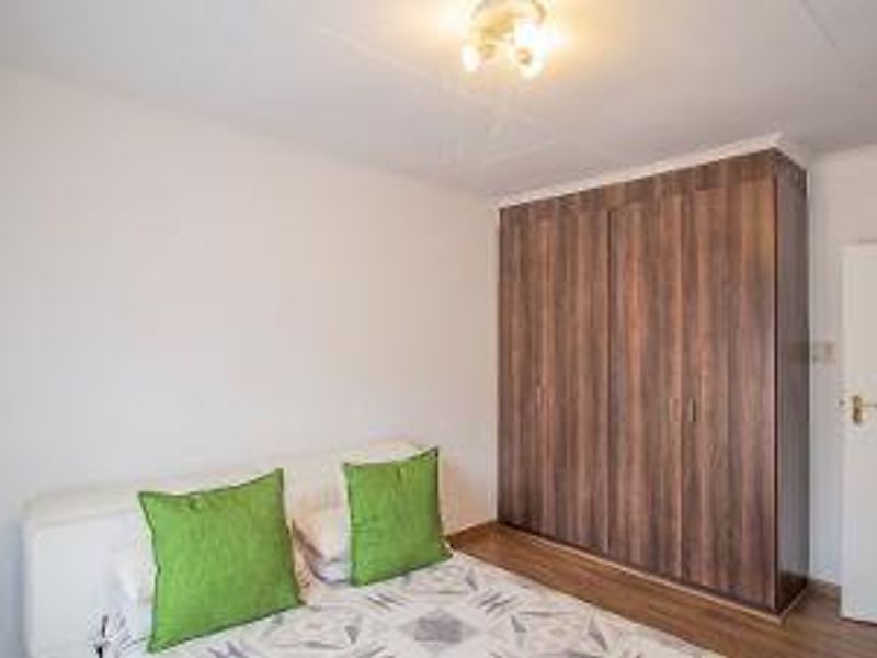 3 Bed House for Sale - Photo 8