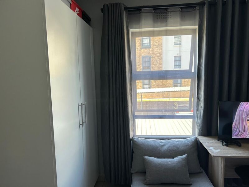 Cranes@Riverside Apartment with a balcony , 2 beds, 1 bath - Photo 10