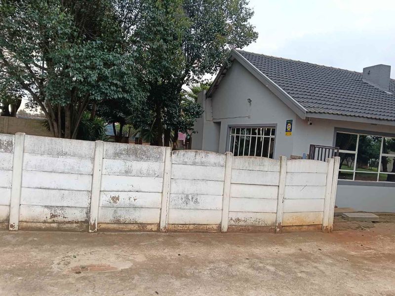 HUGE 7,498 ha PLOT FOR SALE IN LILYVALE, BENONI - WITH 2 HOUSES - Photo 8