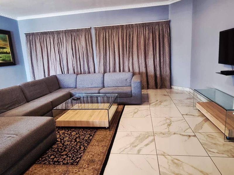 Eros 4 bedroom house with a pool - Photo 6