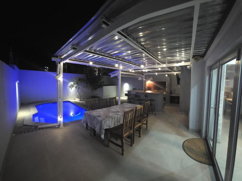 3 Bedroom Townhouse for sale in Klein Windhoek - Photo 1