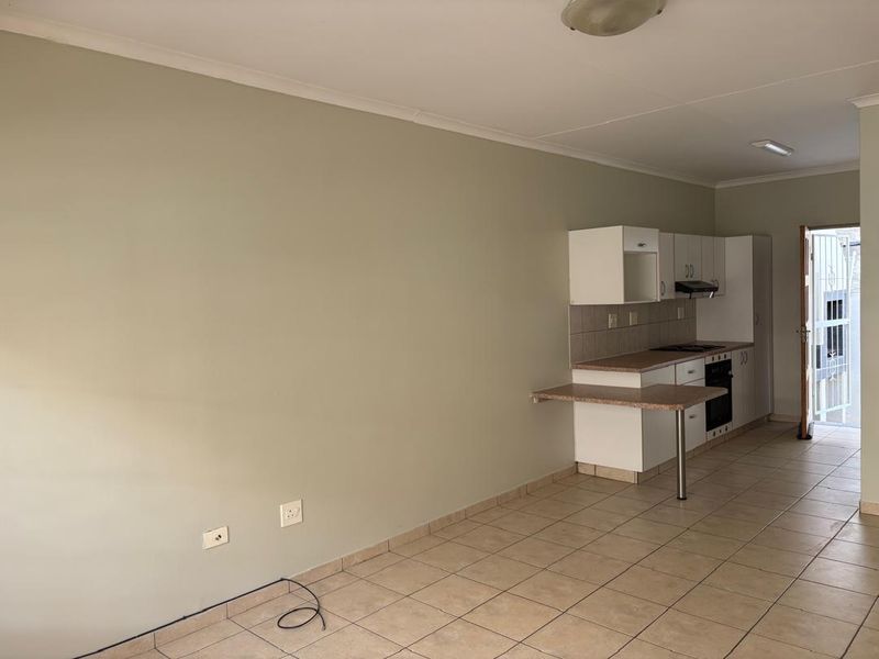 Modern two bedroom unit with one full batroom & braai - Photo 4