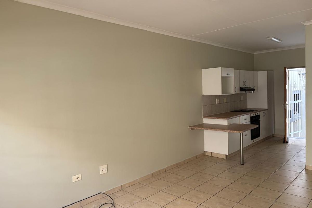 Modern two bedroom unit with one full batroom & braai - Photo 4