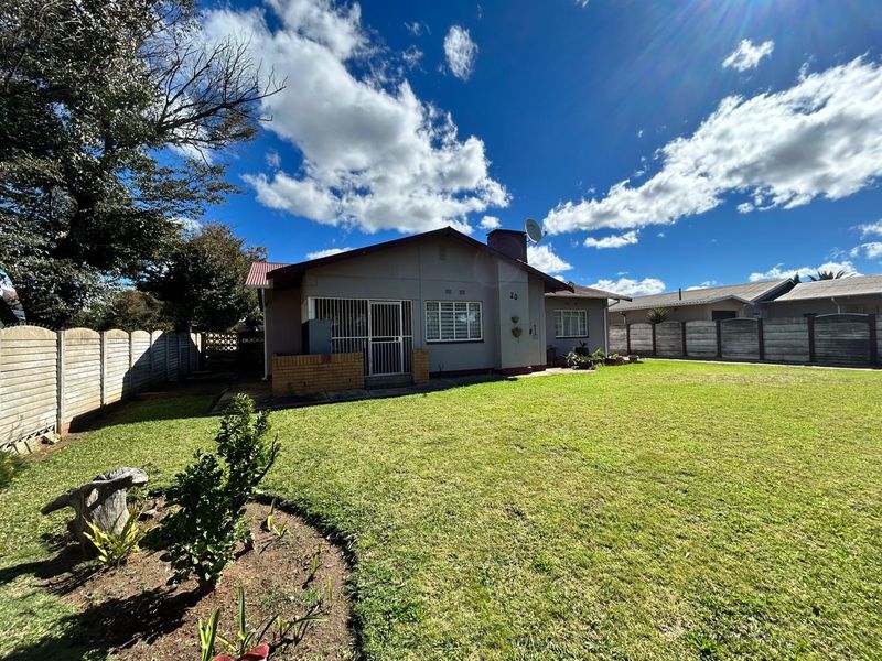 Beautiful Family Home - Photo 1