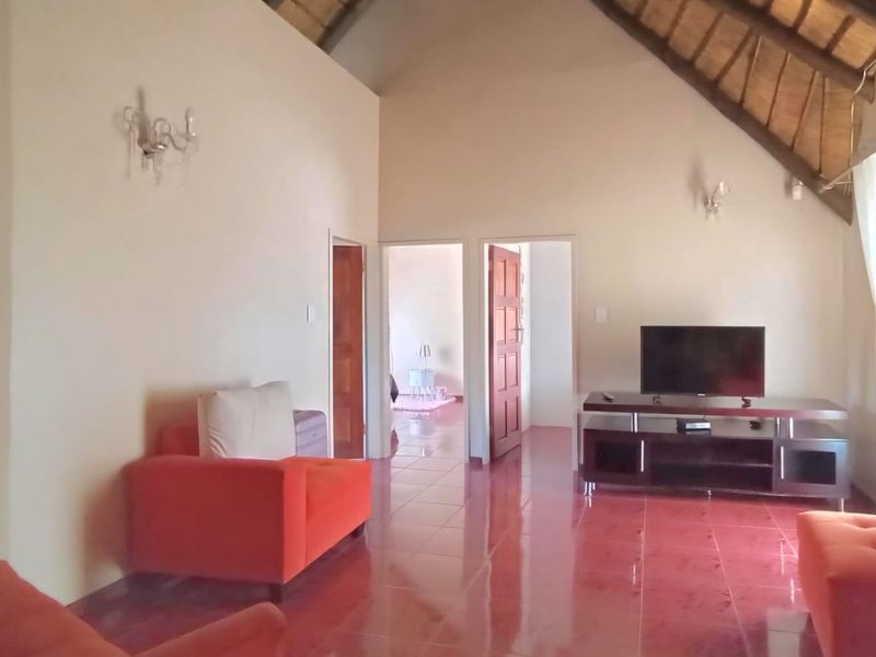 warm family home - Photo 7