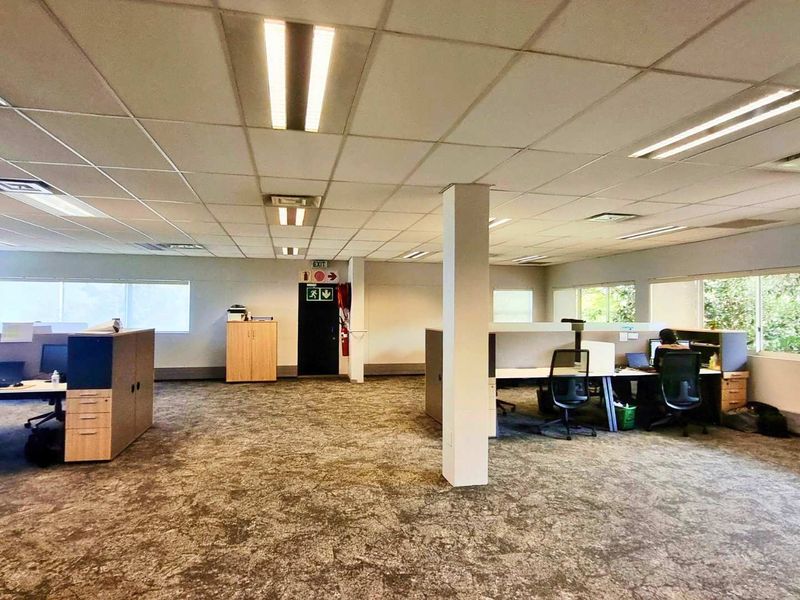 Office to Let | First-Floor Suite | La Lucia Ridge | ±305.94 m2 | R195/m2 (Gross, ex VAT) - Photo 6