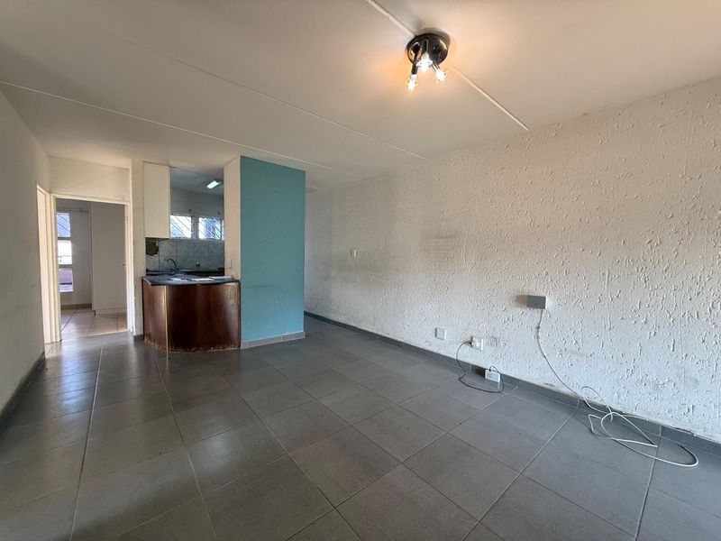 3 Bedroom Townhouse with Great Potential in Cricklewood, Mulbarton - Photo 5