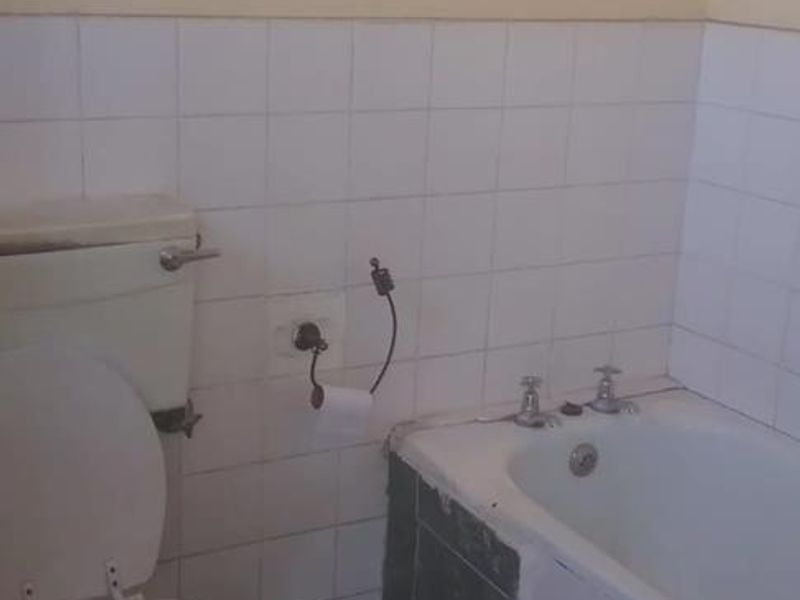 Two-bedroom apartment for rent in the heart of Gugulethu - Photo 9