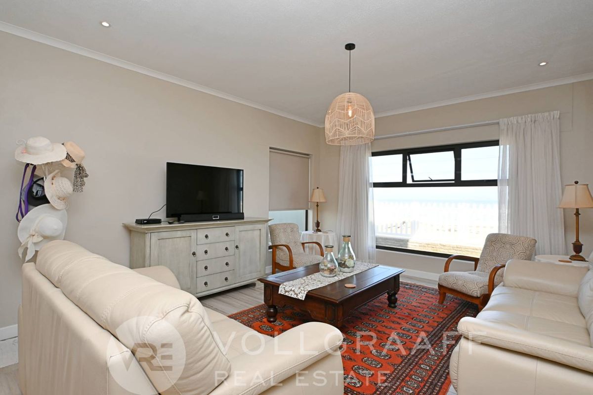 Five-Bedroom Seafront Home For Sale - Mile 4, Extension 1 - Photo 4