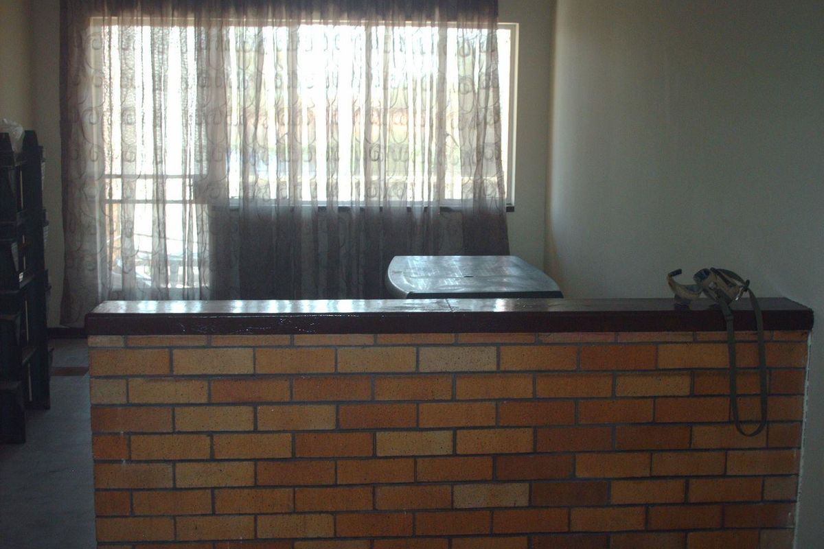 One Bedroom Flat, Three Rivers, Vereeniging - Photo 4