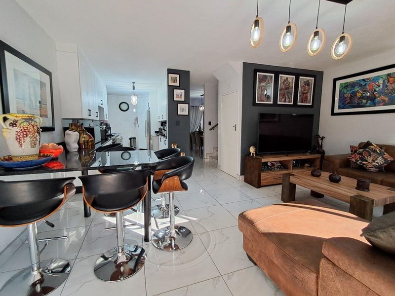 Modern 3 Bedroom Duplex Unit in Brackenhurst - Photo 6