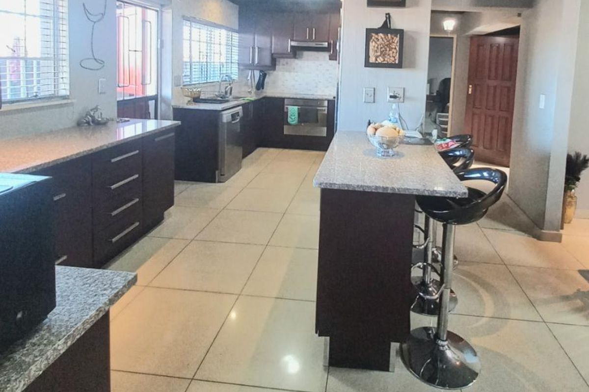 Move-in ready Home - Photo 3