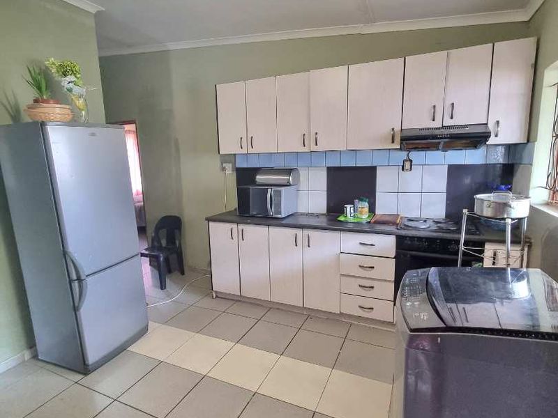 HOUSE FOR SALE KHOMASDAL - Photo 10