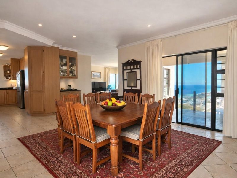 Three Storey House 4 Bedrooms with Uninterrupted Sea View in Dana bay - Photo 2