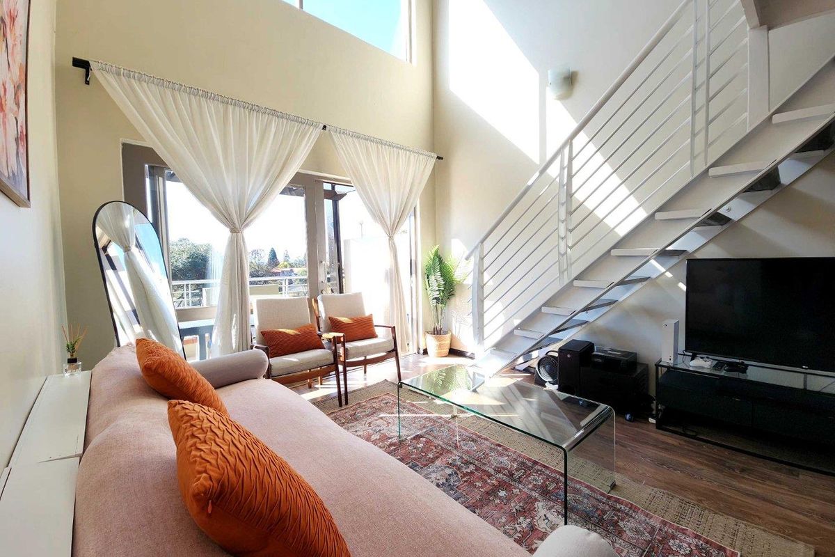 Modern 1-Bedroom Loft Apartment with Double Balcony & Scenic Views – Lonehill Versatile Loft | Prime Location - Photo 2