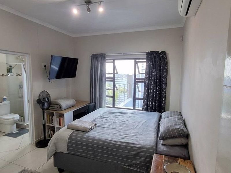 2 Bedroom Apartment To Let In Pionierspark Ext 1 - Photo 5