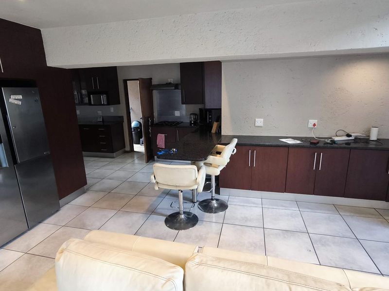 Ideal AirBnB Residence! Best of the Best! - Photo 8