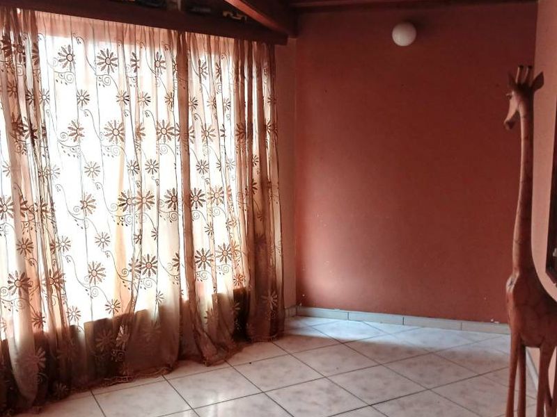 Lovely Family Home - Photo 4