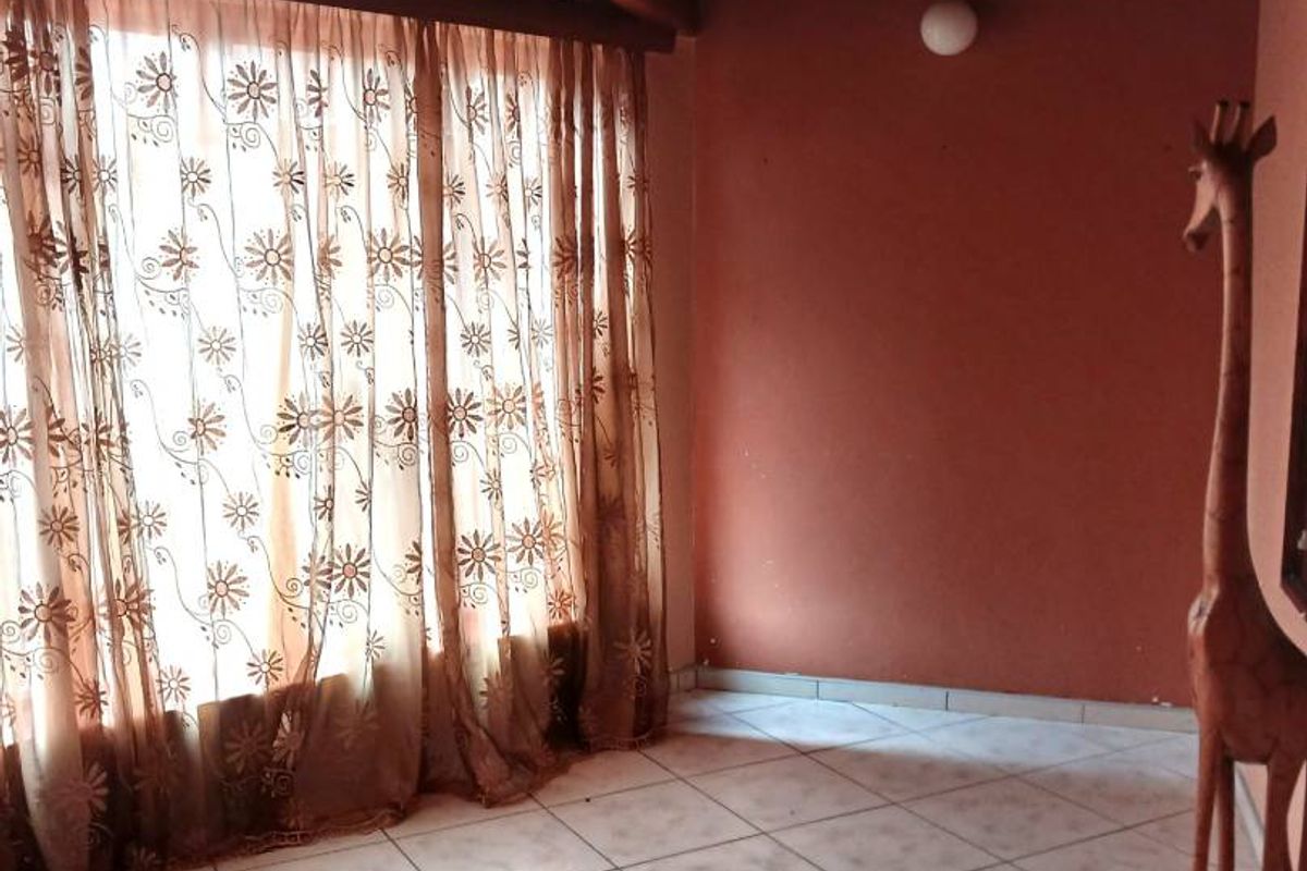 Lovely Family Home - Photo 4