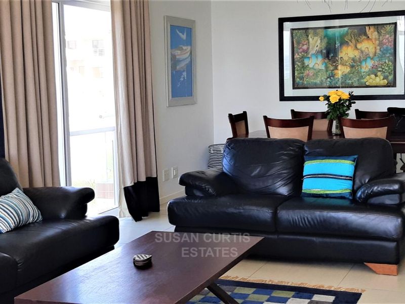 Modern Fully furnished apartment with a stunning view - Photo 2