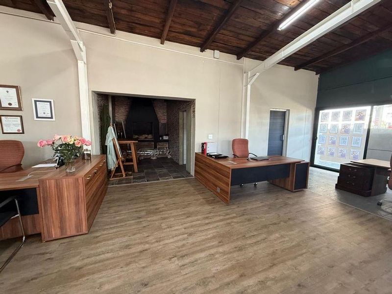 FOR RENT - PRIME COMMERCIAL WITH HERITAGE CHARM & FLEXIBLE SPACE - CENTRAL, SWAKOPMUND - Photo 2