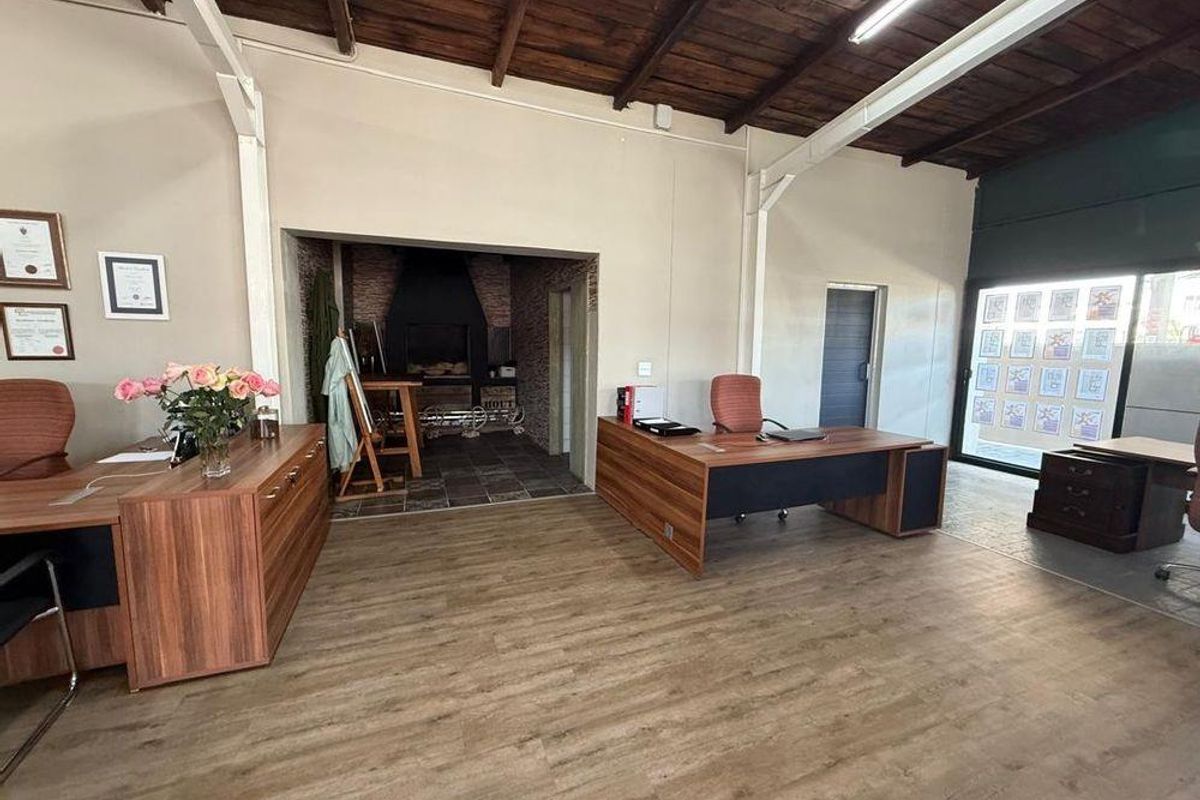 FOR RENT - PRIME COMMERCIAL WITH HERITAGE CHARM & FLEXIBLE SPACE - CENTRAL, SWAKOPMUND - Photo 2