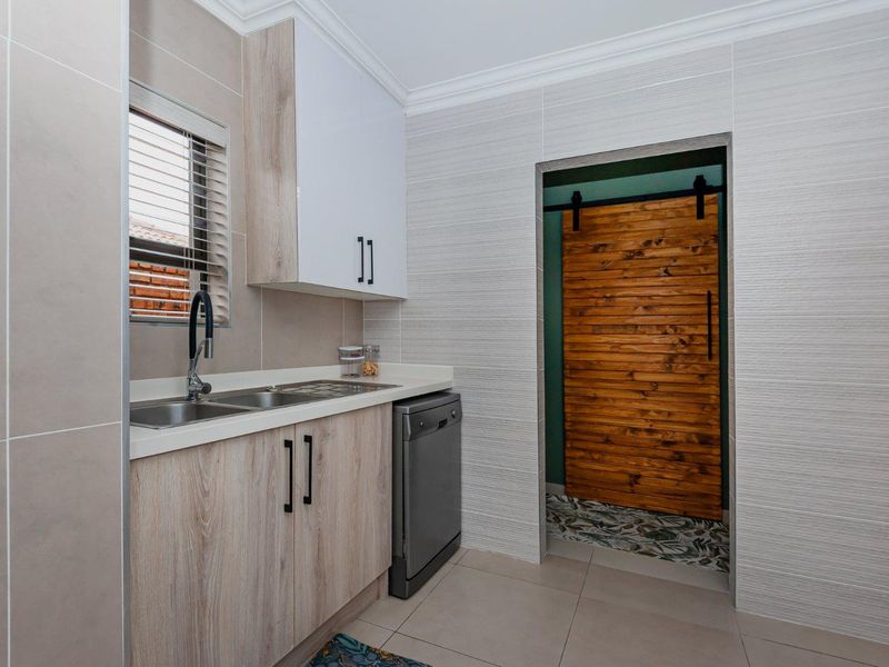 3 Bedroom House for Sale in New Redruth - Photo 7