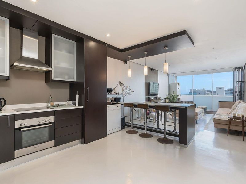 PRIME BANTRY BAY APARTMENT – OPPOSITE SAUNDERS ROCKS - Photo 4