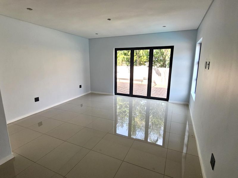 Executive 5 Bedroom House in Melodie Hartbeespoort - Photo 9
