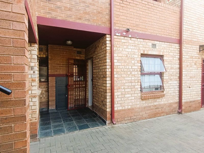 1-Bedroom Ground Floor Unit in a Lifestyle Security Complex - Photo 8