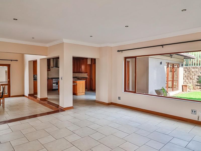 Expansive Luxury Living with Breathtaking Elevated Views - Photo 9