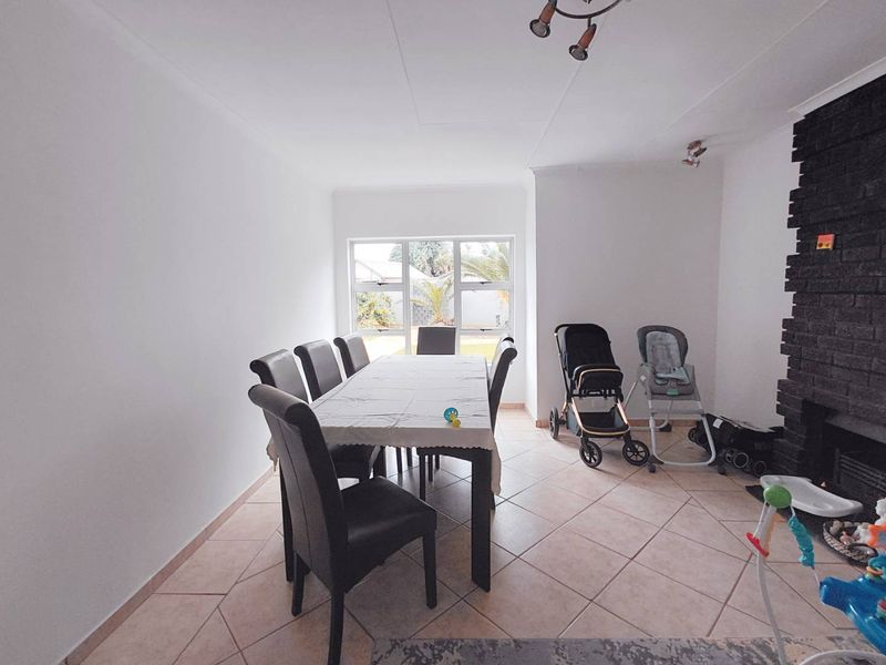 Discover Luxury Living in a Secure Family Enclave - Photo 5